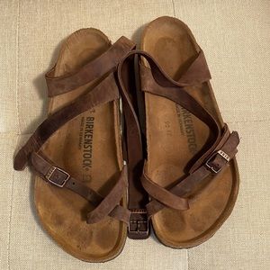 Ankle wrap around Birkenstocks, size 39!